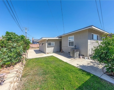 1817 E Morava Avenue - Photo Thumbnail 26