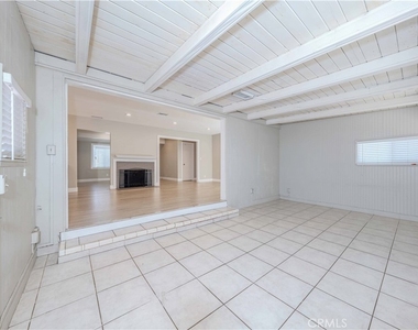 1817 E Morava Avenue - Photo Thumbnail 12