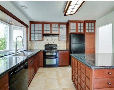 5411 Glenstone - Photo Thumbnail 5