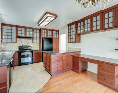 5411 Glenstone - Photo Thumbnail 4