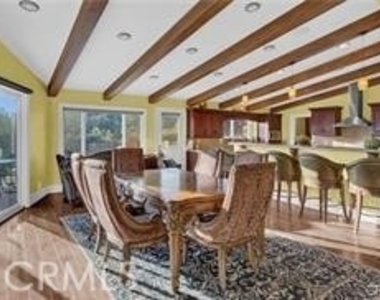 2440 Los Alisos - Photo Thumbnail 14