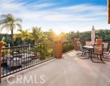 2440 Los Alisos - Photo Thumbnail 5