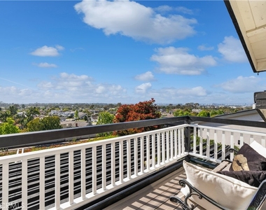 2407 Port Whitby - Photo Thumbnail 25