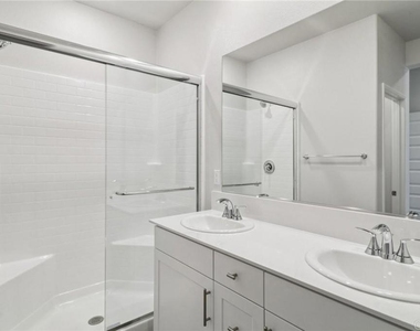 2206 Saltbush Drive - Photo Thumbnail 6