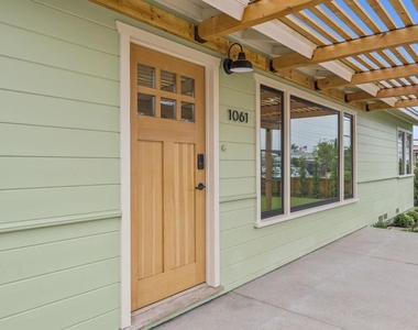 1061 Buena Vista Way - Photo Thumbnail 6