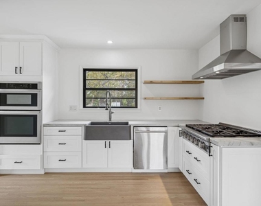 1061 Buena Vista Way - Photo Thumbnail 15