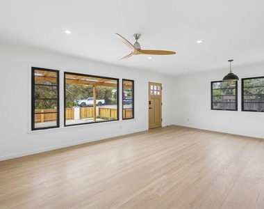 1061 Buena Vista Way - Photo Thumbnail 13