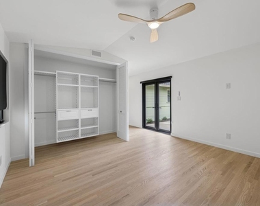 1061 Buena Vista Way - Photo Thumbnail 31