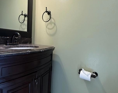 1356 Highland Court - Photo Thumbnail 12