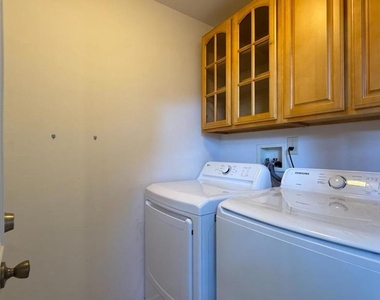 1356 Highland Court - Photo Thumbnail 11