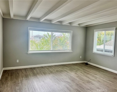970 Glenneyre Street - Photo Thumbnail 1