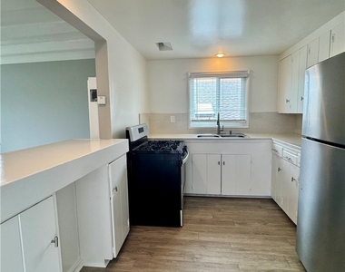 970 Glenneyre Street - Photo Thumbnail 2