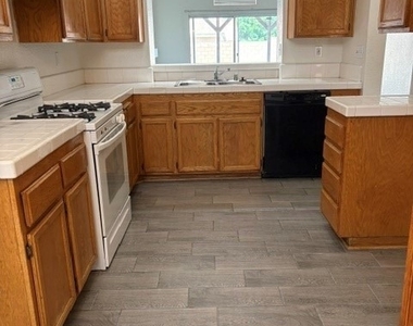 14861 Ann Drive - Photo Thumbnail 2