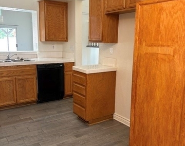 14861 Ann Drive - Photo Thumbnail 6