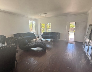28212 Cranberry - Photo Thumbnail 2