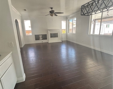 28212 Cranberry - Photo Thumbnail 6