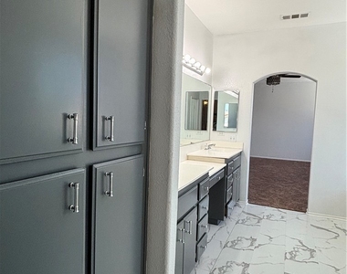 28212 Cranberry - Photo Thumbnail 30