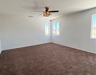 28212 Cranberry - Photo Thumbnail 32
