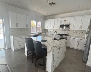 28212 Cranberry - Photo Thumbnail 4