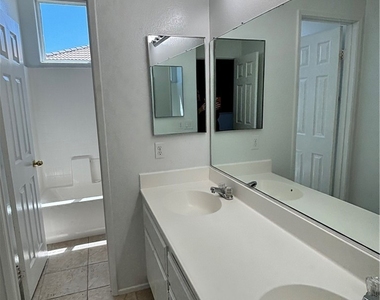 28212 Cranberry - Photo Thumbnail 26