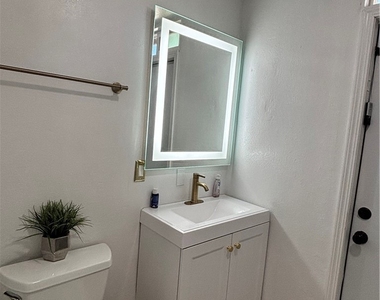 28212 Cranberry - Photo Thumbnail 15