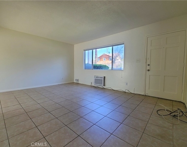 1304 E Central Avenue - Photo Thumbnail 3
