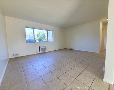 1304 E Central Avenue - Photo Thumbnail 4