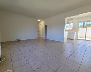 1304 E Central Avenue - Photo Thumbnail 5