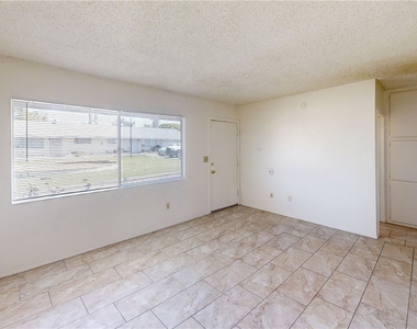 947 Park Avenue - Photo Thumbnail 1