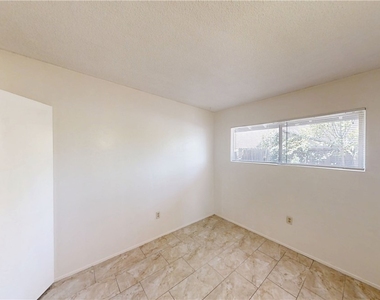 947 Park Avenue - Photo Thumbnail 4