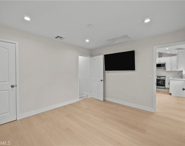 2135 Canyon - Photo Thumbnail 11