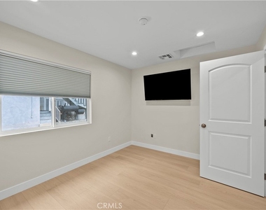 2135 Canyon - Photo Thumbnail 6