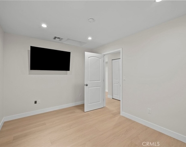 2135 Canyon - Photo Thumbnail 7