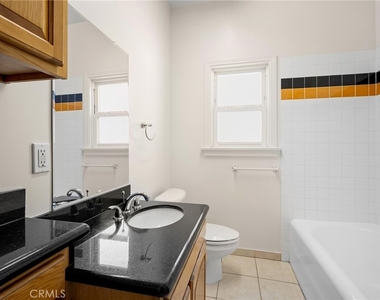 218 216 E Windsor Road - Photo Thumbnail 14