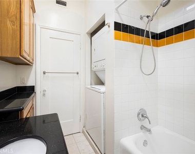 218 216 E Windsor Road - Photo Thumbnail 13