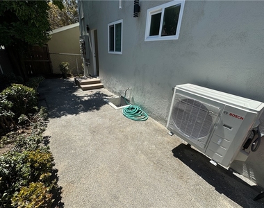 1206 E Harvard Street - Photo Thumbnail 3