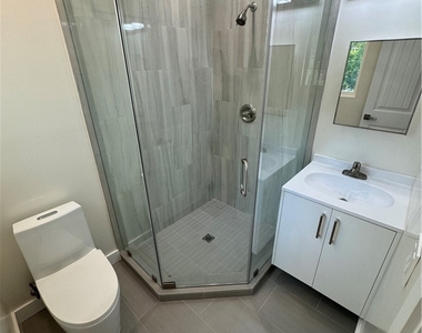 1206 E Harvard Street - Photo Thumbnail 10