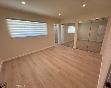 1206 E Harvard Street - Photo Thumbnail 9