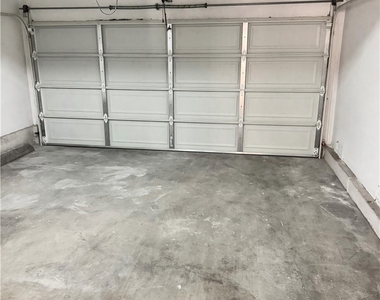 18319 Hart Street - Photo Thumbnail 17