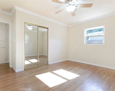 10706 Rhodesia Ave. - Photo Thumbnail 11