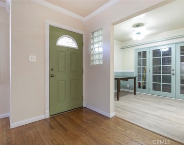 10706 Rhodesia Ave. - Photo Thumbnail 3