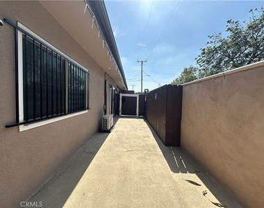 320 N Lyman - Photo Thumbnail 1