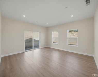 16315 Orick Avenue - Photo Thumbnail 7