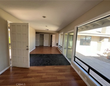18530 Eucalyptus Street - Photo Thumbnail 17