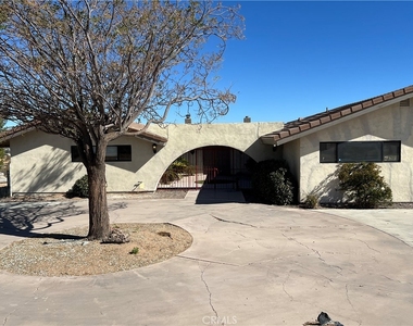 18530 Eucalyptus Street - Photo Thumbnail 4