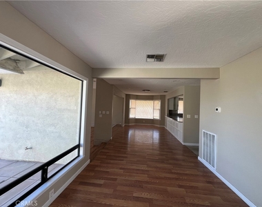 18530 Eucalyptus Street - Photo Thumbnail 8