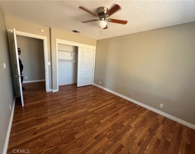 18530 Eucalyptus Street - Photo Thumbnail 20