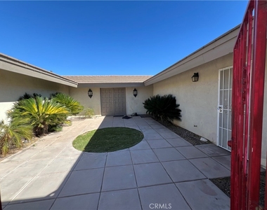 18530 Eucalyptus Street - Photo Thumbnail 6
