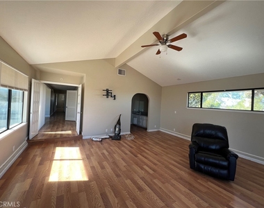 18530 Eucalyptus Street - Photo Thumbnail 19