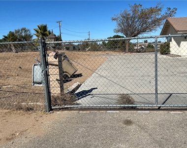 18530 Eucalyptus Street - Photo Thumbnail 2